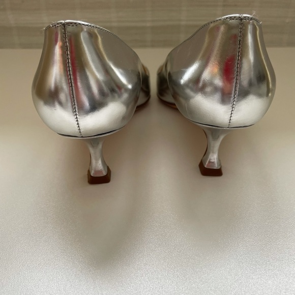 Manolo Blahnik Silver Pumps - Picture 3 of 11